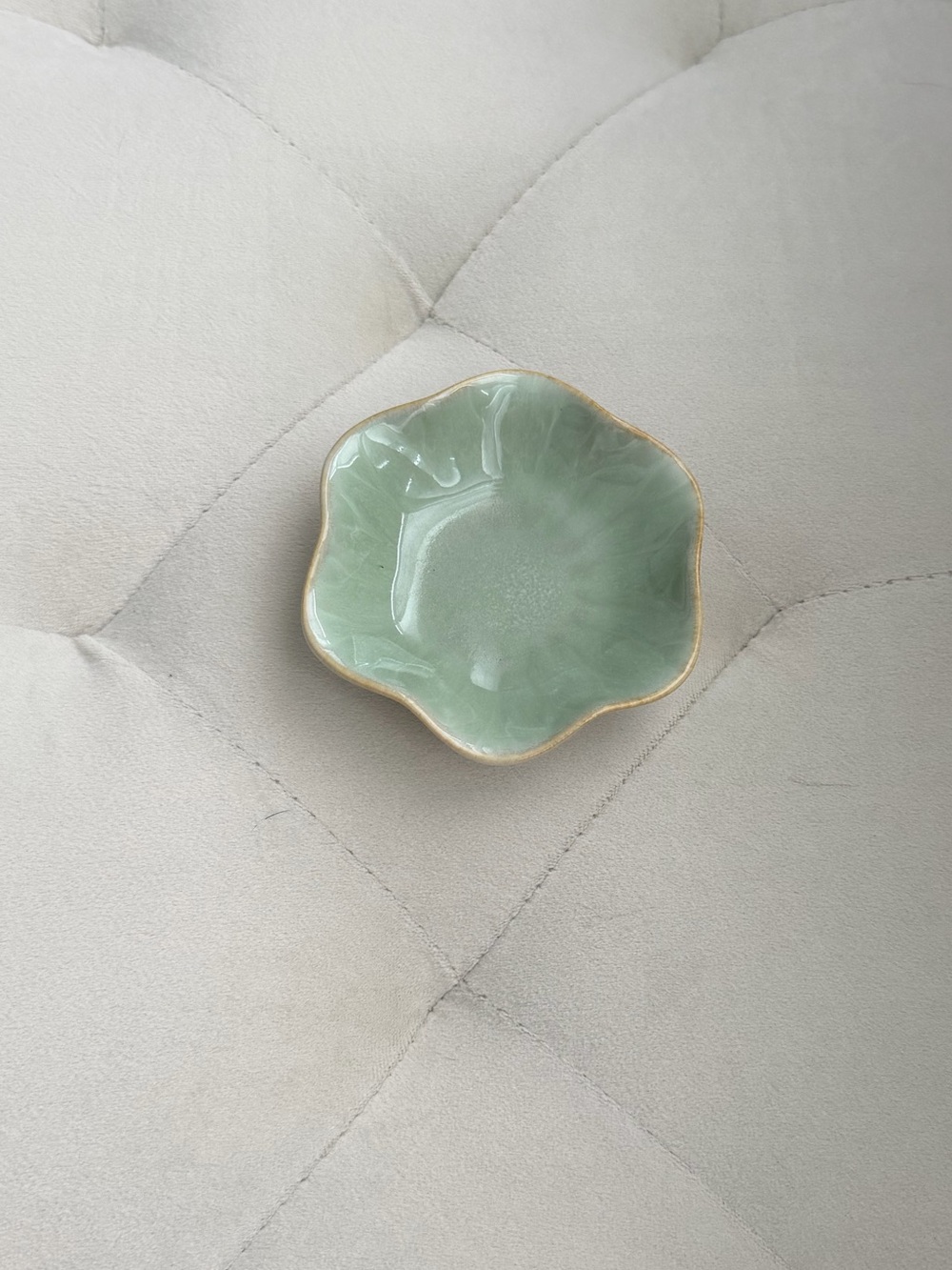 Source Unknown Green Floral Ceramic Jewelry Dish with Gold Trim